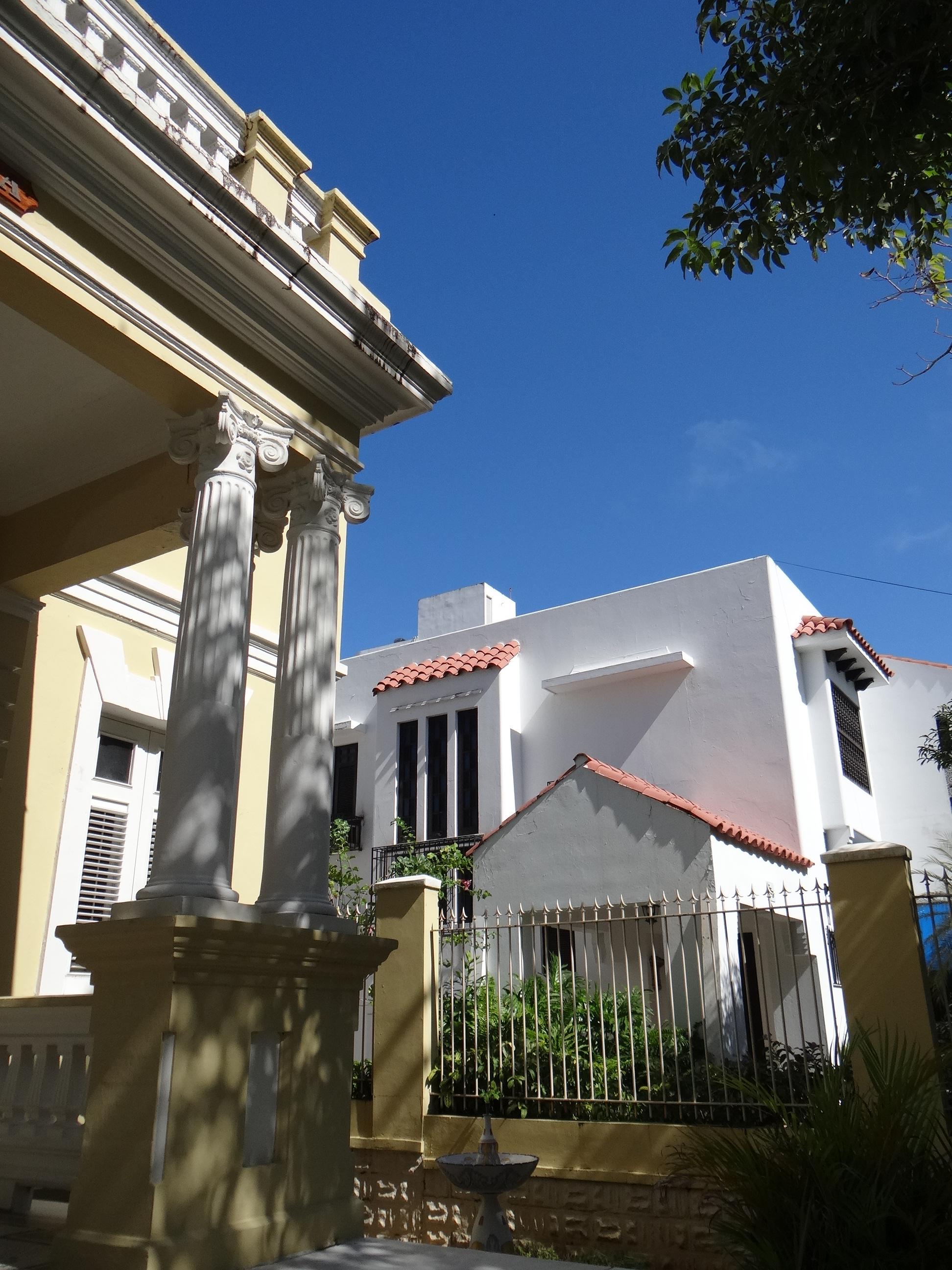 Casa La Giralda - Avenida Miramar, esquina calle Marti 651 - San Juan (Miramar) - 2014 00068